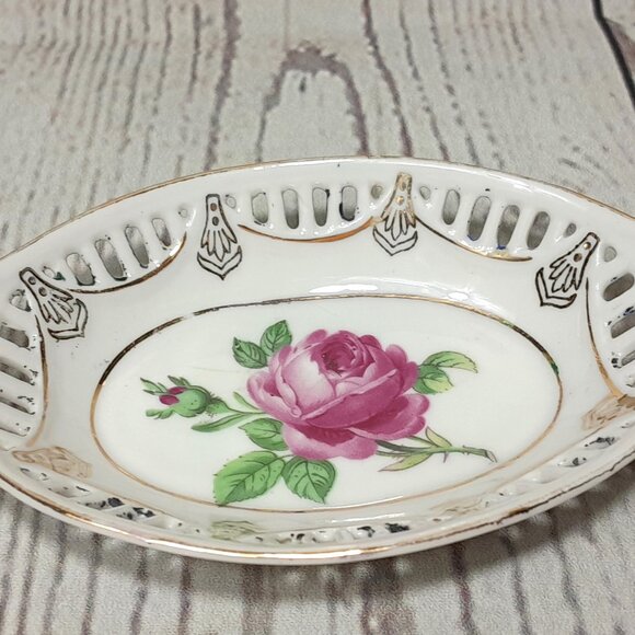 Porcelain Dish Germany Courting Couple Reticulated Lattice Trinket 5" Set Of 3 - Picture 11 of 16